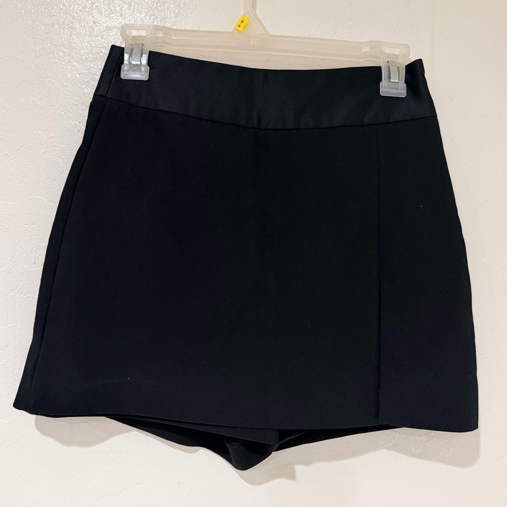 Zara Classic Black Women's Mini Side Zip Dressy Preppy Skort size S